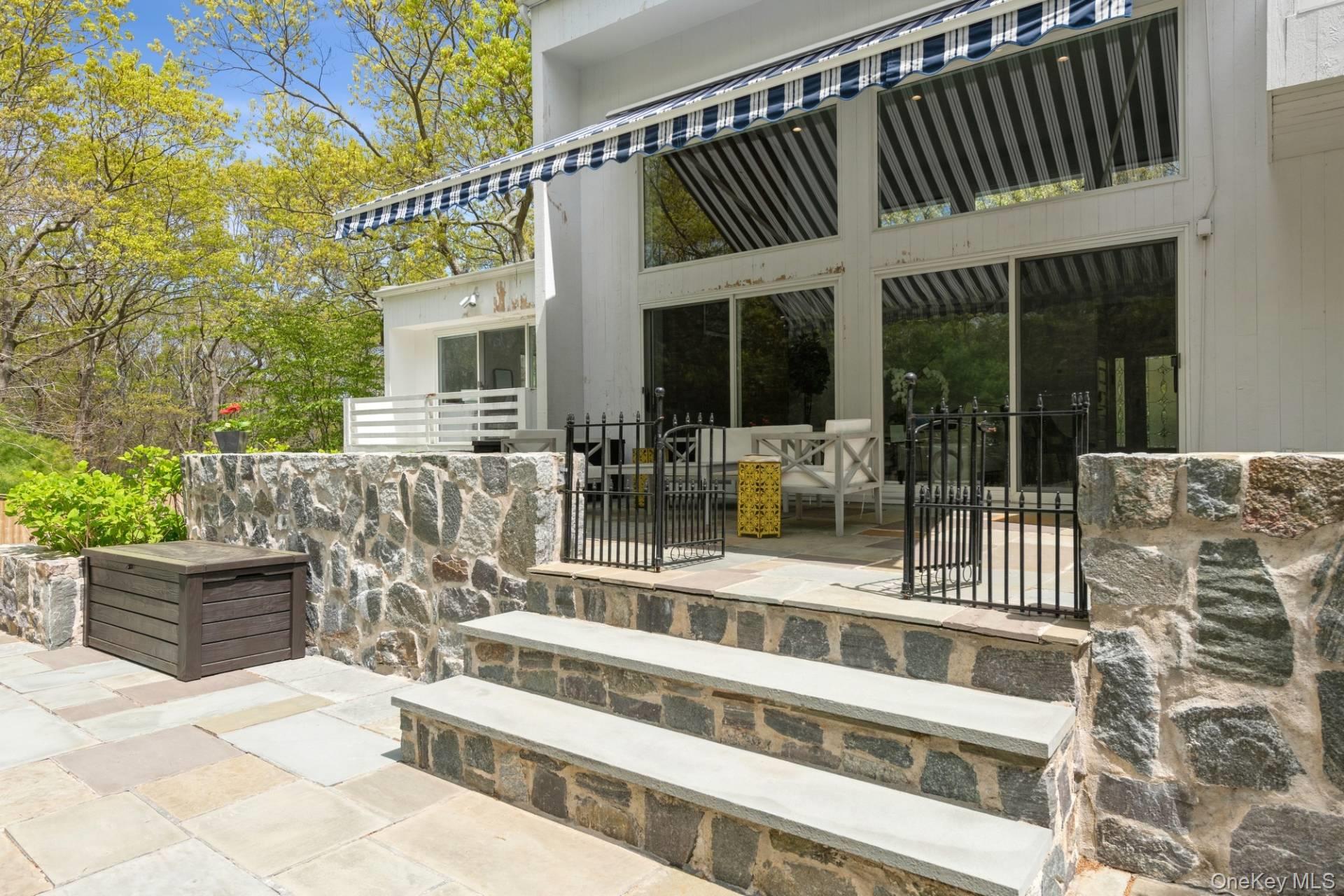 715 Hands Creek Road