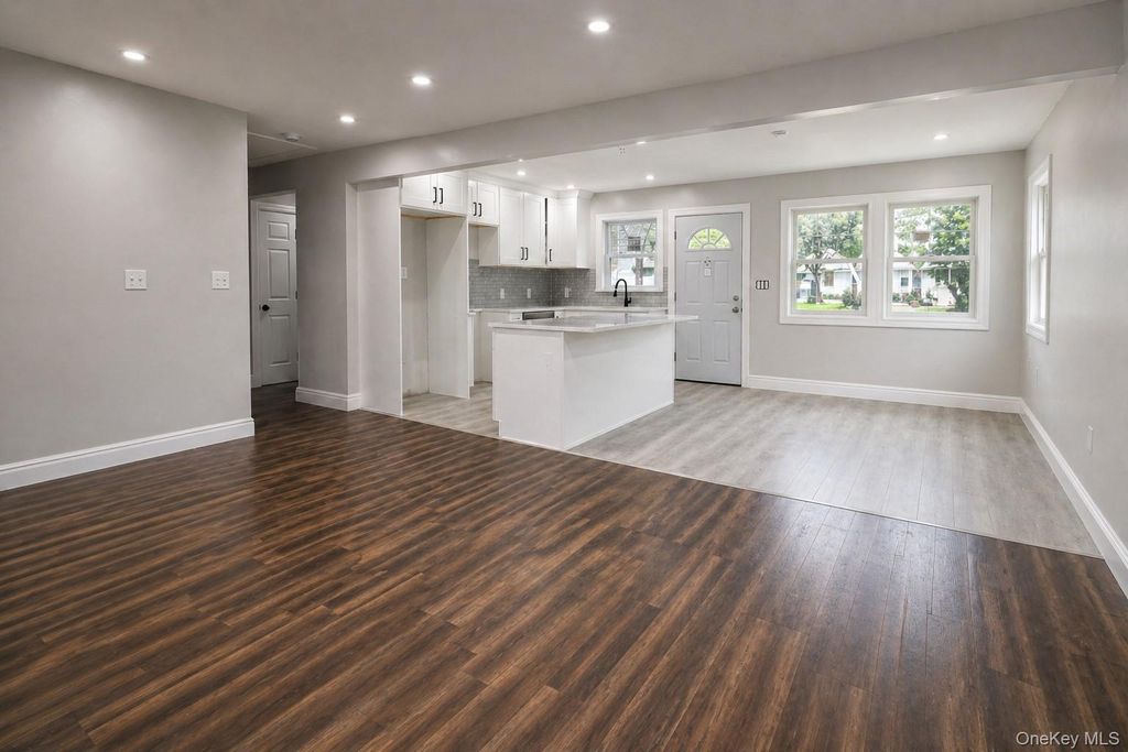 Photo of 9 Emerald Lane S, Amityville, NY 11701 (MLS # 993588)
