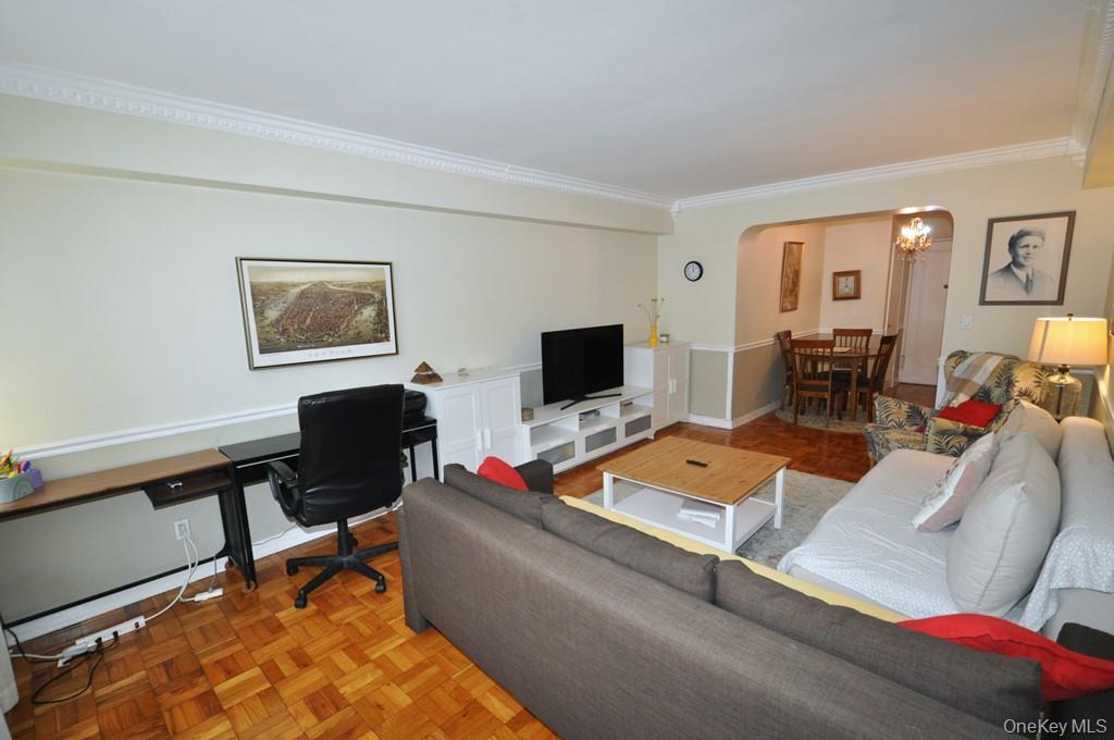 142 Garth Road 1C