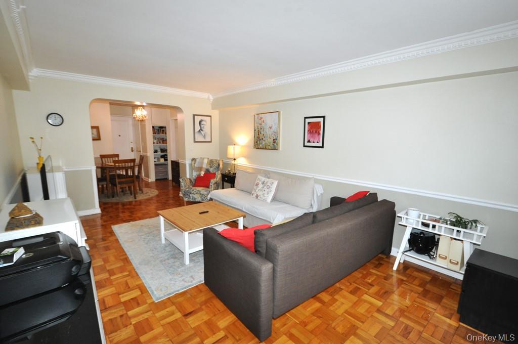 142 Garth Road 1C