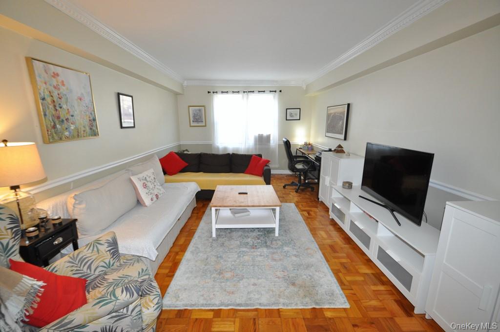 142 Garth Road 1C