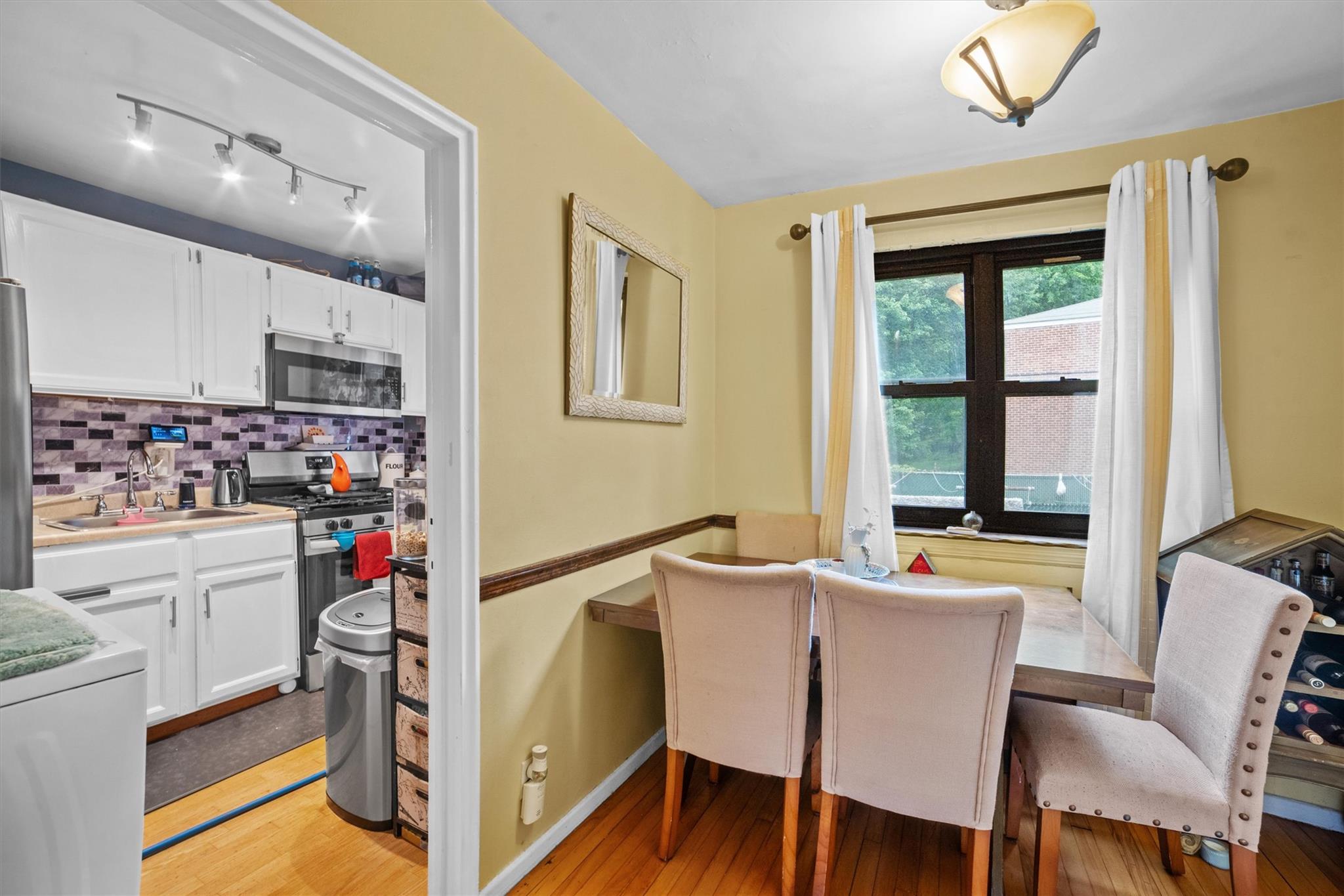 35 Lawrence Drive #A, White Plains, New York image 8