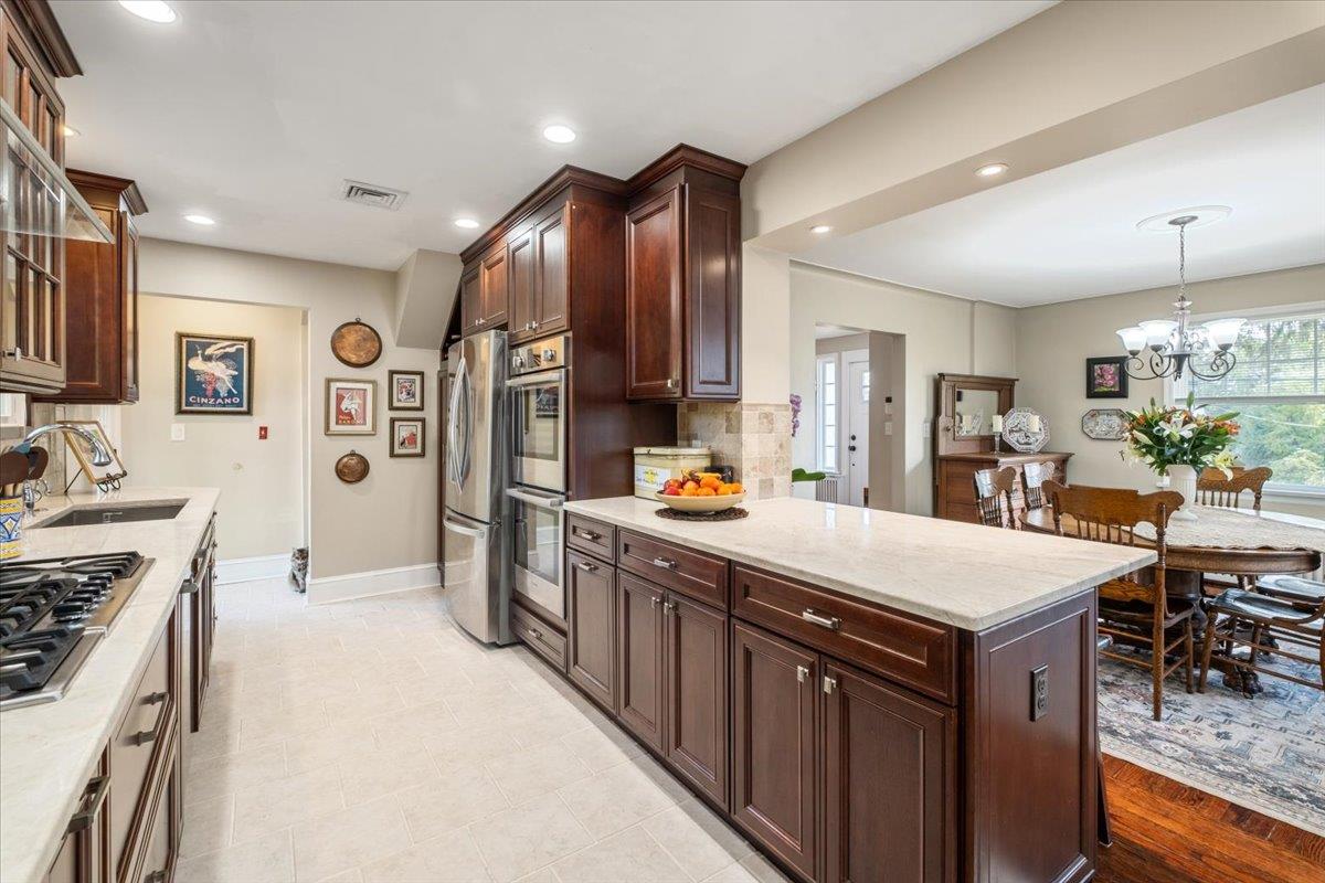 335 Heathcote Road, Scarsdale, New York image 17