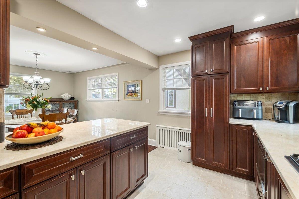 335 Heathcote Road, Scarsdale, New York image 16