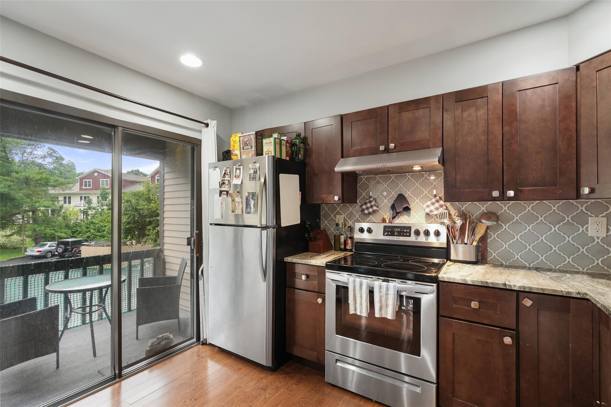 Property for Sale at Fawn Court, Ossining, New York - Bedrooms: 1 
Bathrooms: 2 
Rooms: 5  - $499,000