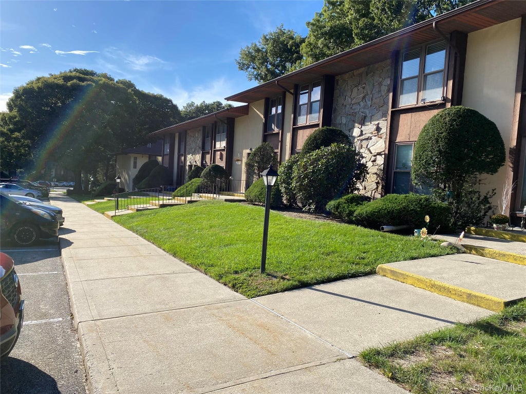 Photo of 22 Beech Court #22, Selden, NY 11784 (MLS # 1066370)