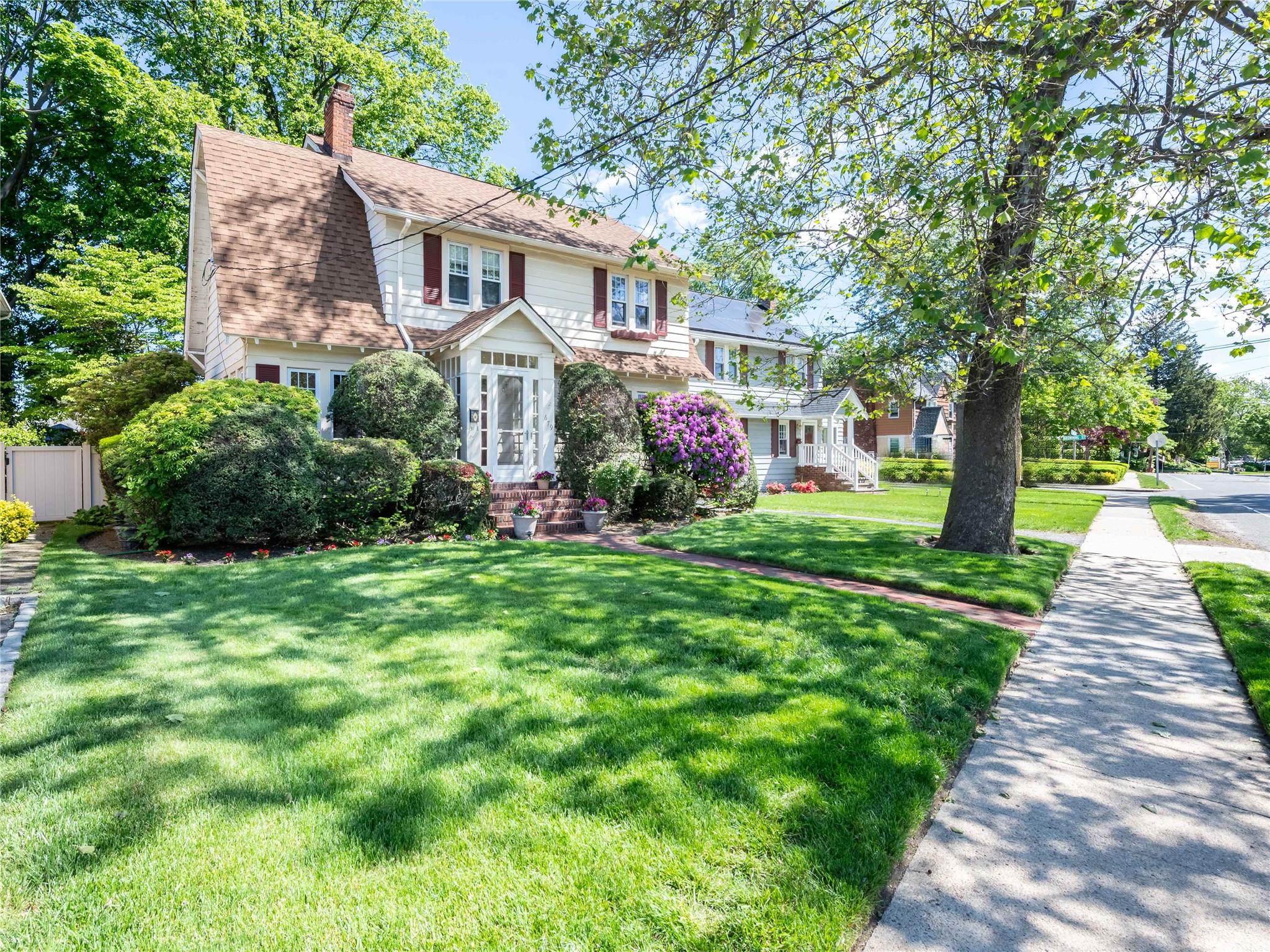 679 Saint Lukes Place, Baldwin, New York image 2
