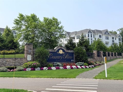 Condo For Rent - 17205 Aspenwood Drive<br/> Nassau County, Plainview, NY 11803