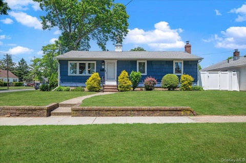 Photo of 3 Cherry Street, Massapequa, NY 11758 (MLS # 1009661)