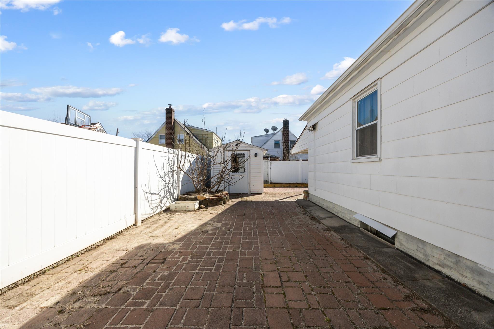 151-58 22nd Avenue, Whitestone, New York image 21