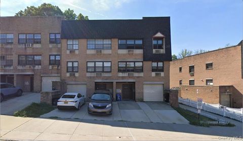 240-22 70th Avenue 9B Little Neck NY 11362