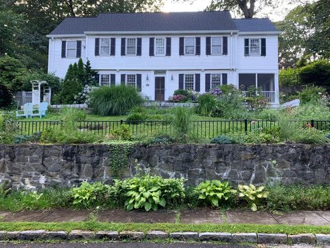 Homes For Sale - 147 Valley Stream Road<br/> Larchmont, NY 10538