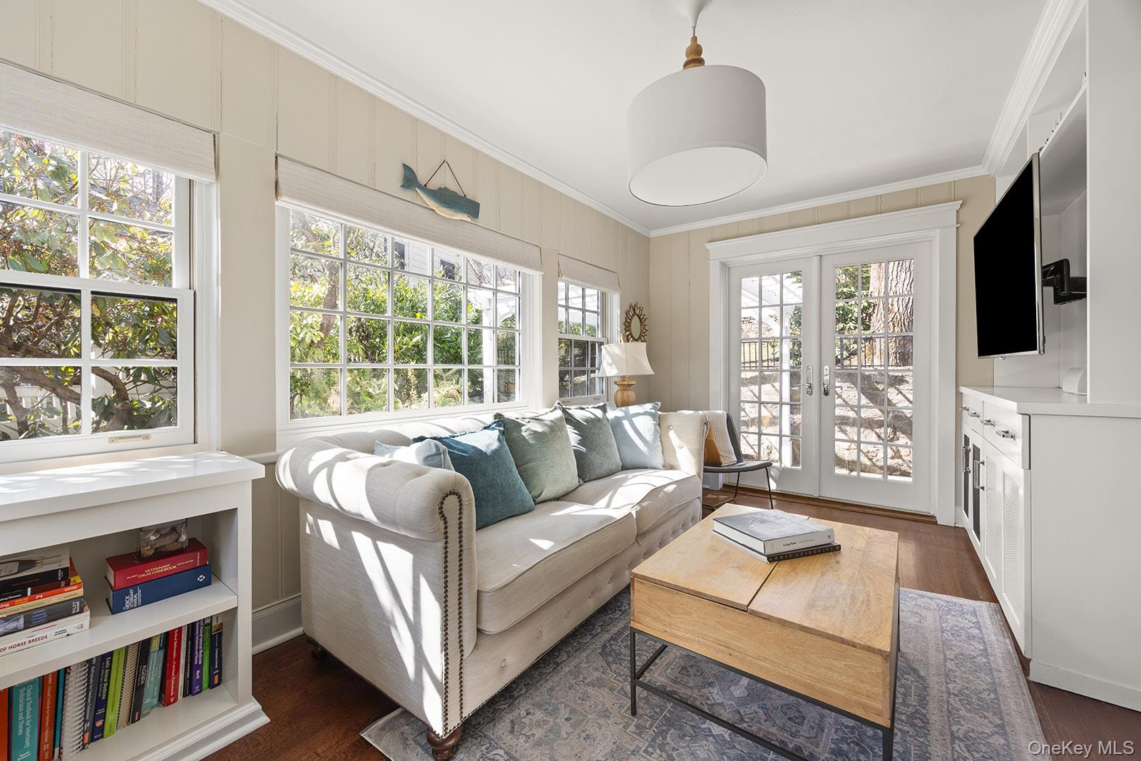 147 Valley Stream Road E