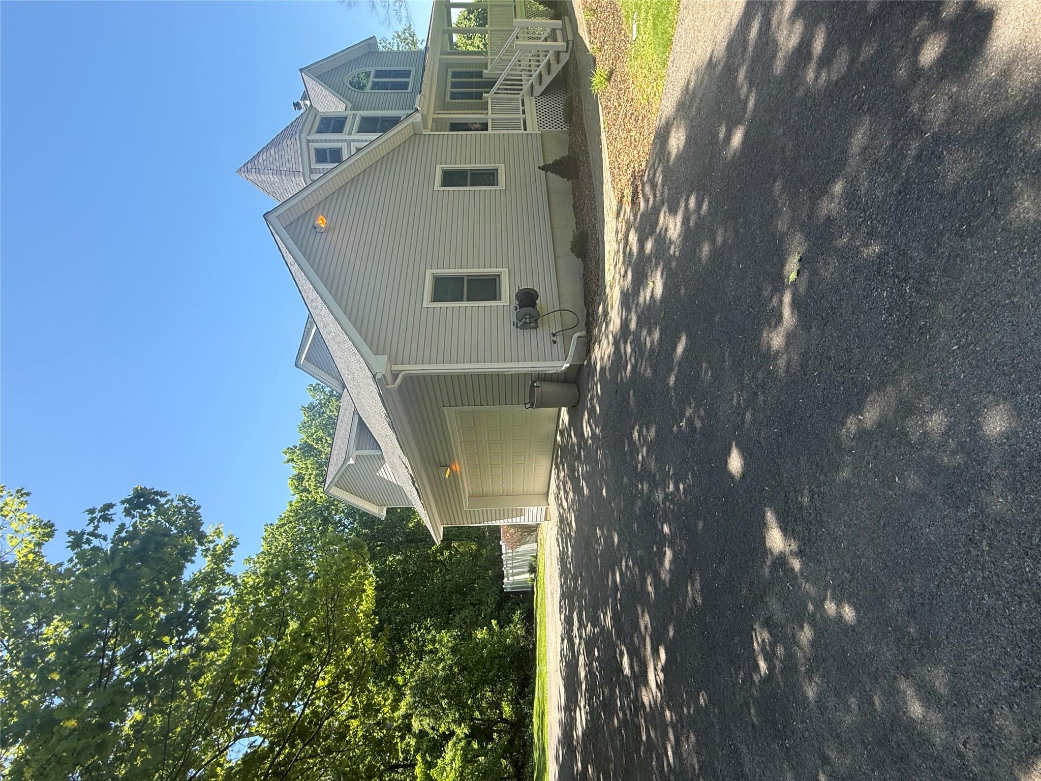 12 Rosell Court, Lagrangeville, New York image 3