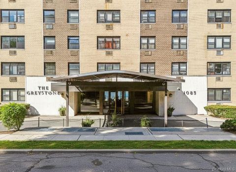 Photo of 1085 Warburton Avenue #120, Yonkers, NY 10701 (MLS # 923346)