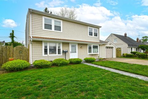 152 Haven Lane Levittown NY 11756