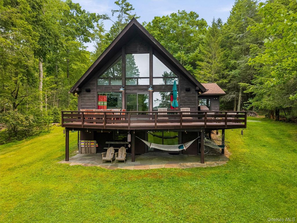Photo of 25 Waters Edge Drive, White Lake, NY 12786 (MLS # 1017659)