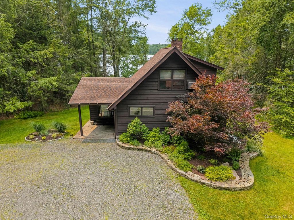 Photo of 25 Waters Edge Drive, White Lake, NY 12786 (MLS # 1017659)