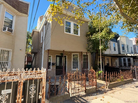 Photo of 1727 Garfield Street, Bronx, NY 10460 (MLS # 1064866)