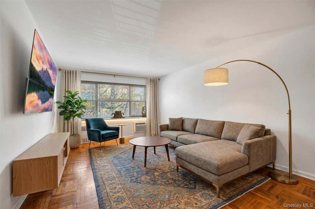 Photo of 222 N Broadway #3D, Yonkers, NY 10701 (MLS # 1035052)