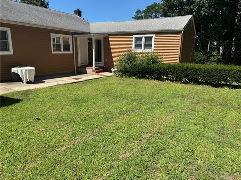 Photo of 25 Robinson Avenue, Glen Cove, NY 11542 (MLS # 1028780)