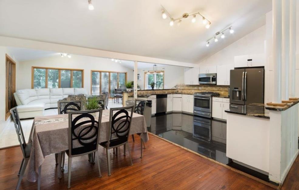 62 Laura Drive, Airmont, New York image 3
