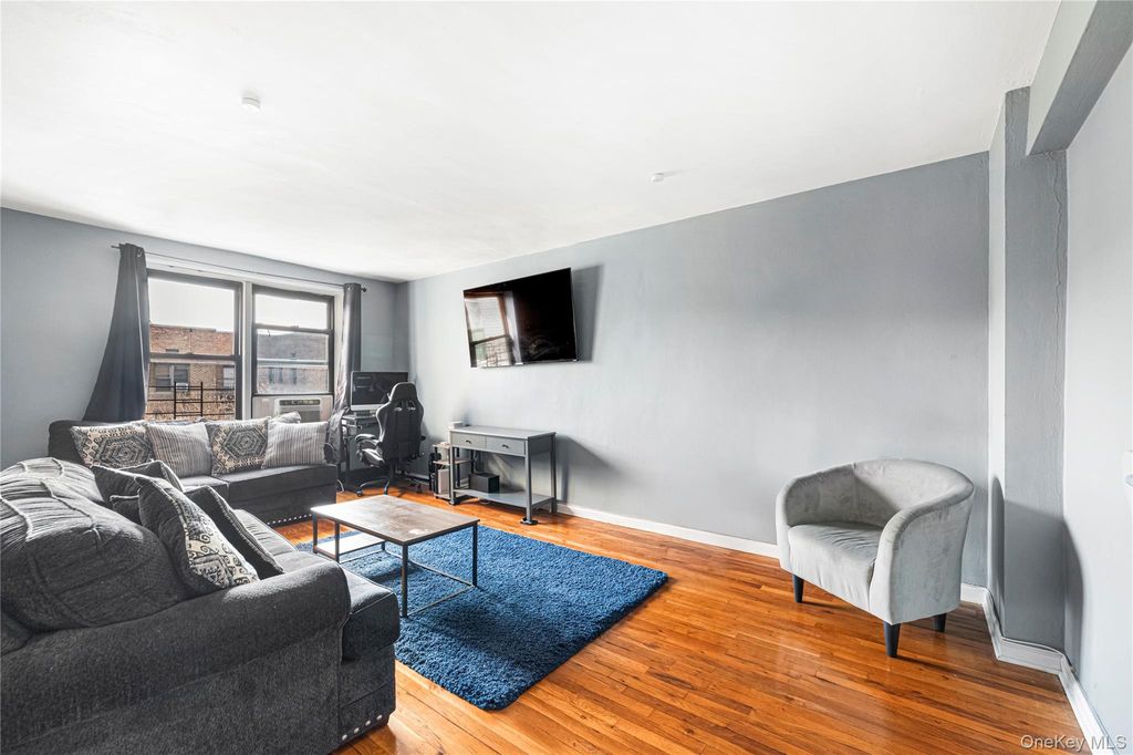 Photo of 282 E 35th Street #7E, Brooklyn, NY 11203 (MLS # 951268)
