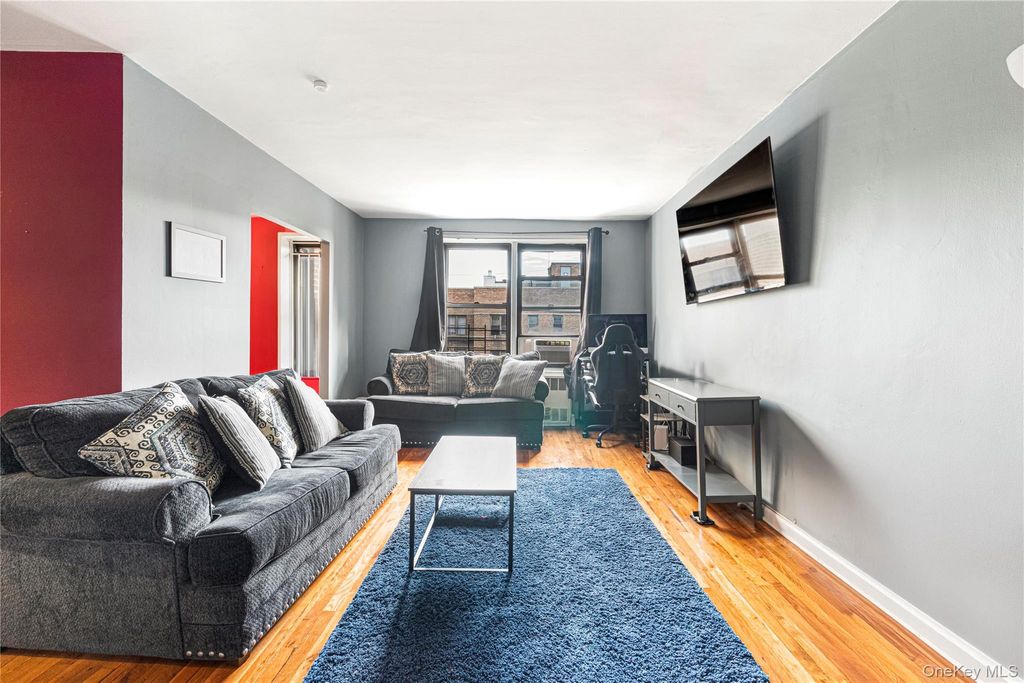 Photo of 282 E 35th Street #7E, Brooklyn, NY 11203 (MLS # 951268)