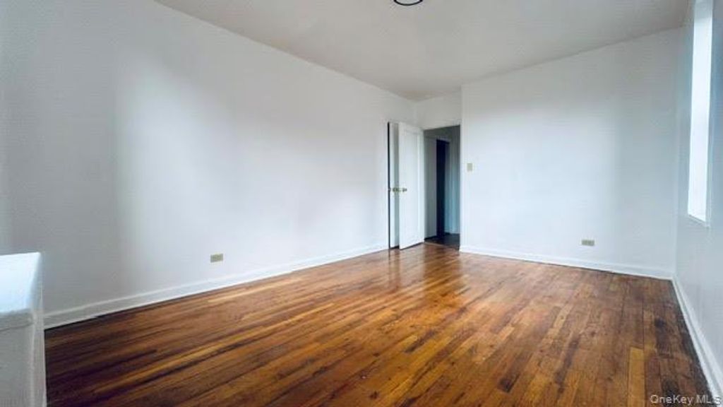 Photo of 144-11 Sanford Avenue #5I, Flushing, NY 11355 (MLS # 1022103)