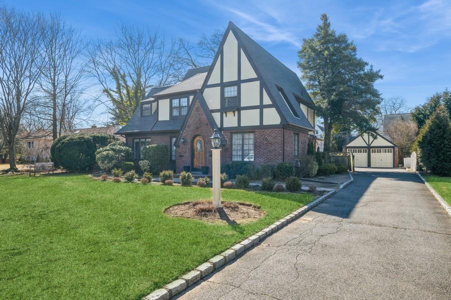 67 Bedell Avenue, Hempstead, New York image 2