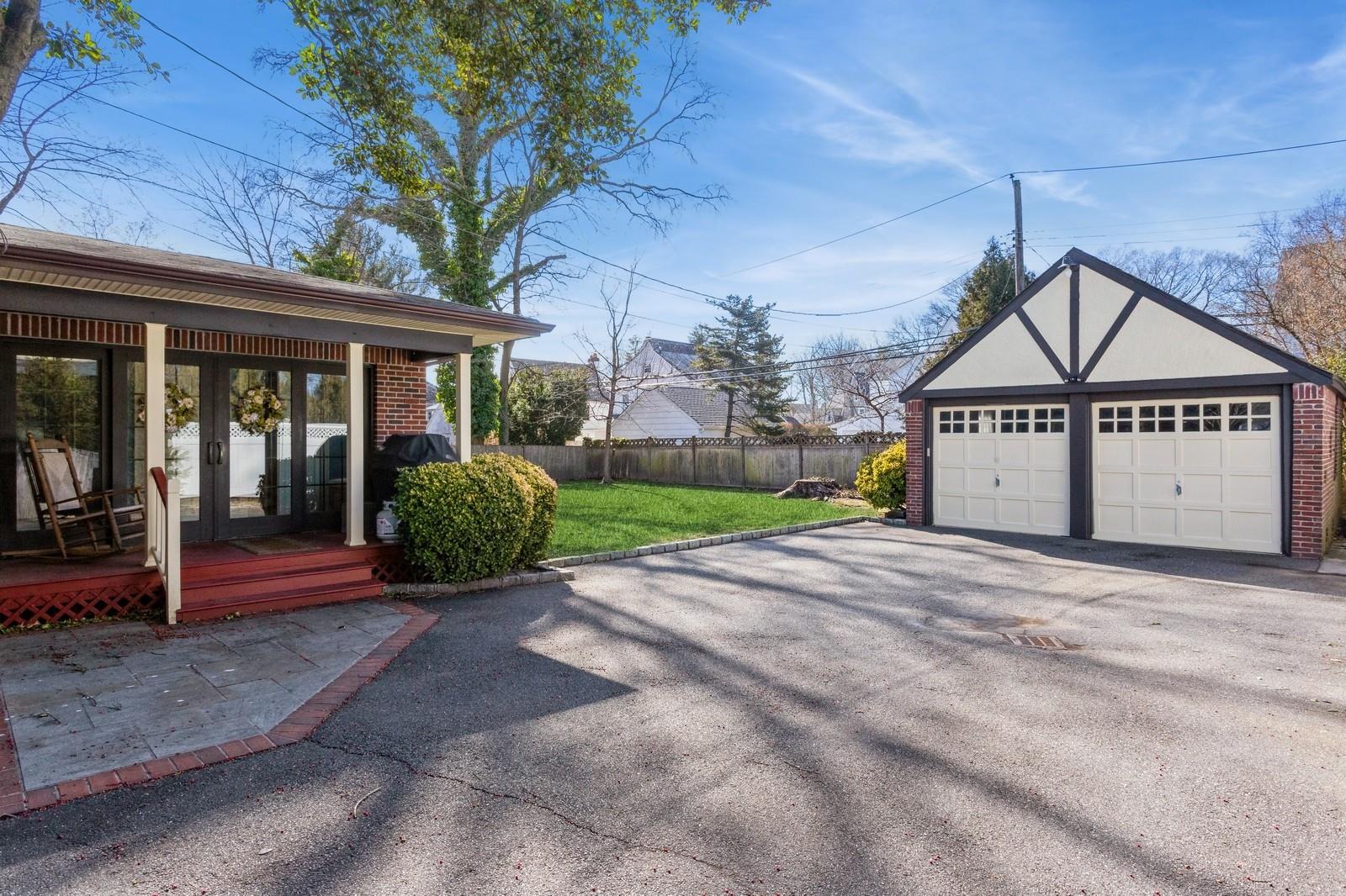 67 Bedell Avenue, Hempstead, New York image 29