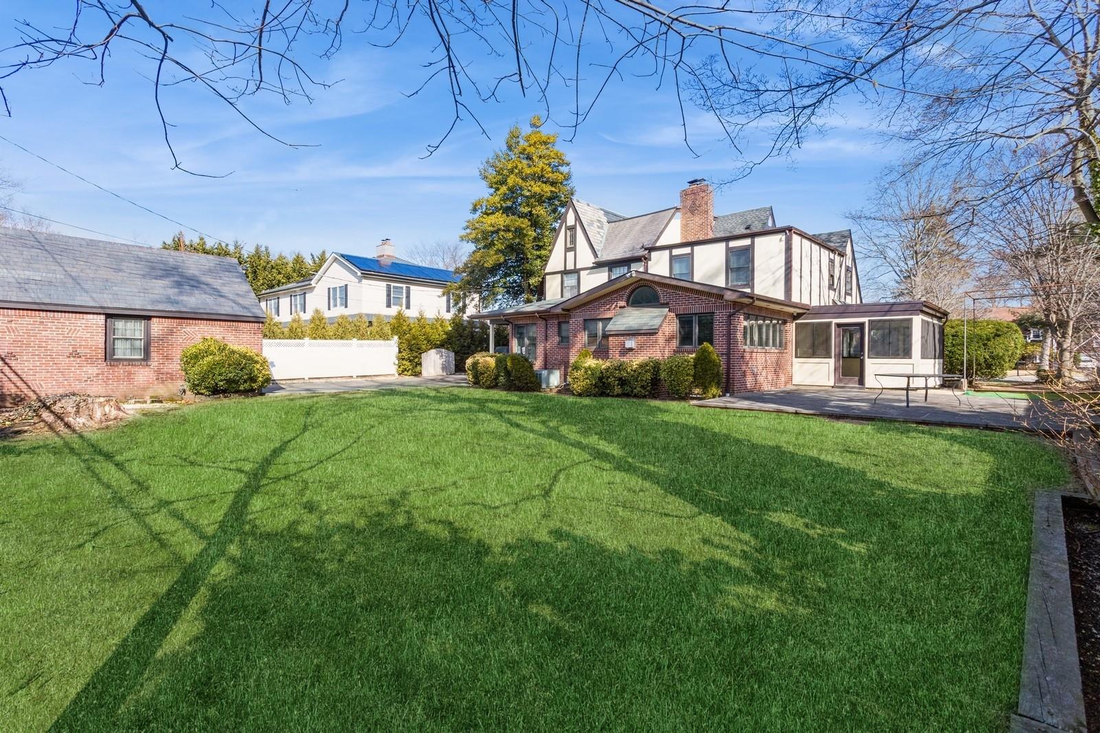 67 Bedell Avenue, Hempstead, New York image 30