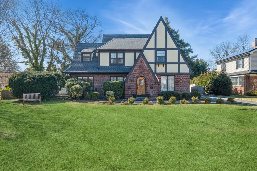 67 Bedell Avenue, Hempstead, New York image 1