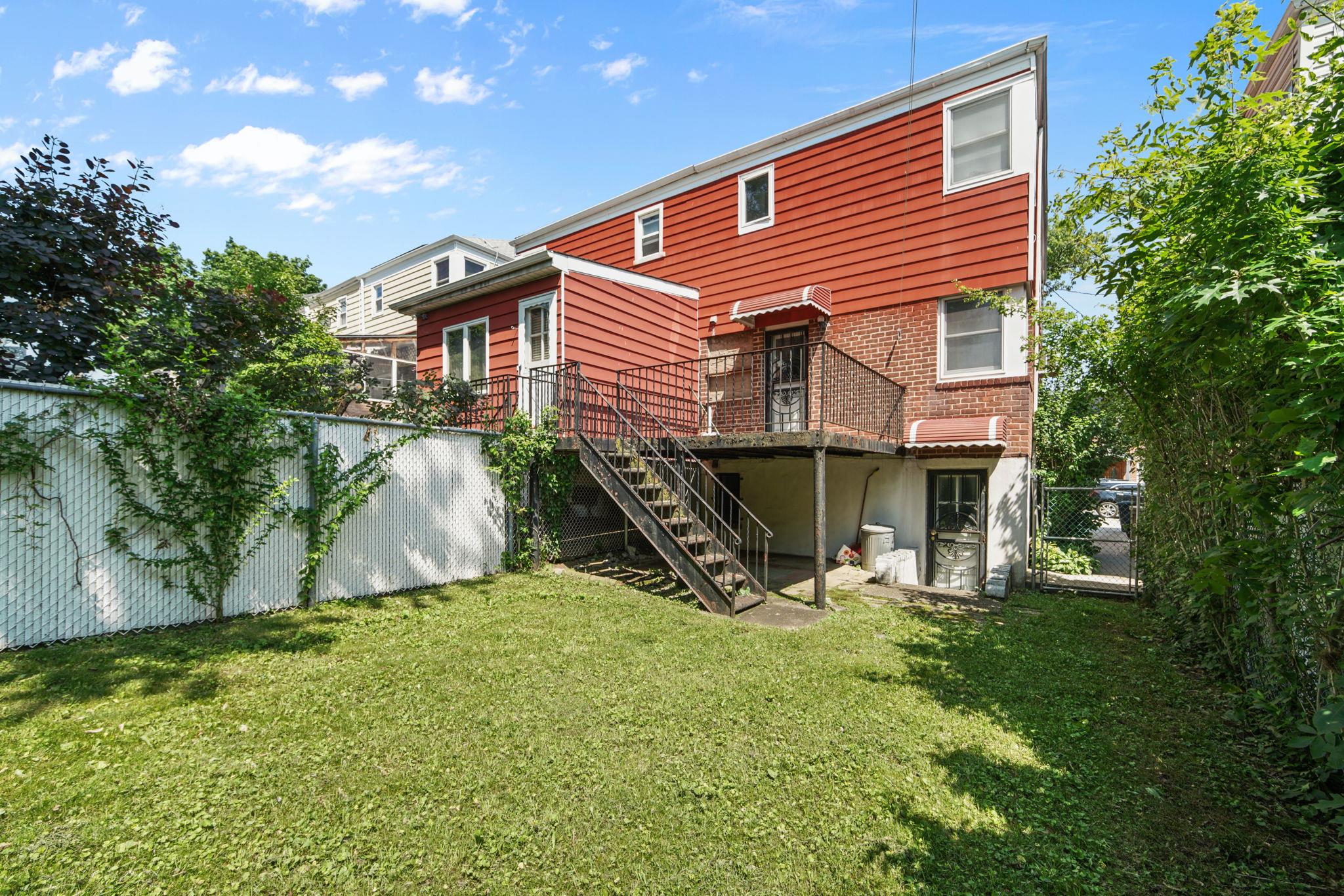 3260 Fairmount Avenue