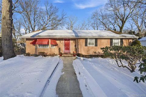 Homes For Sale - 115 Red Oak Court<br/> Port Jefferson, NY 11777