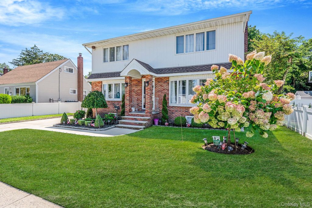 Photo of West Hempstead, NY 11552 (MLS # 835931)