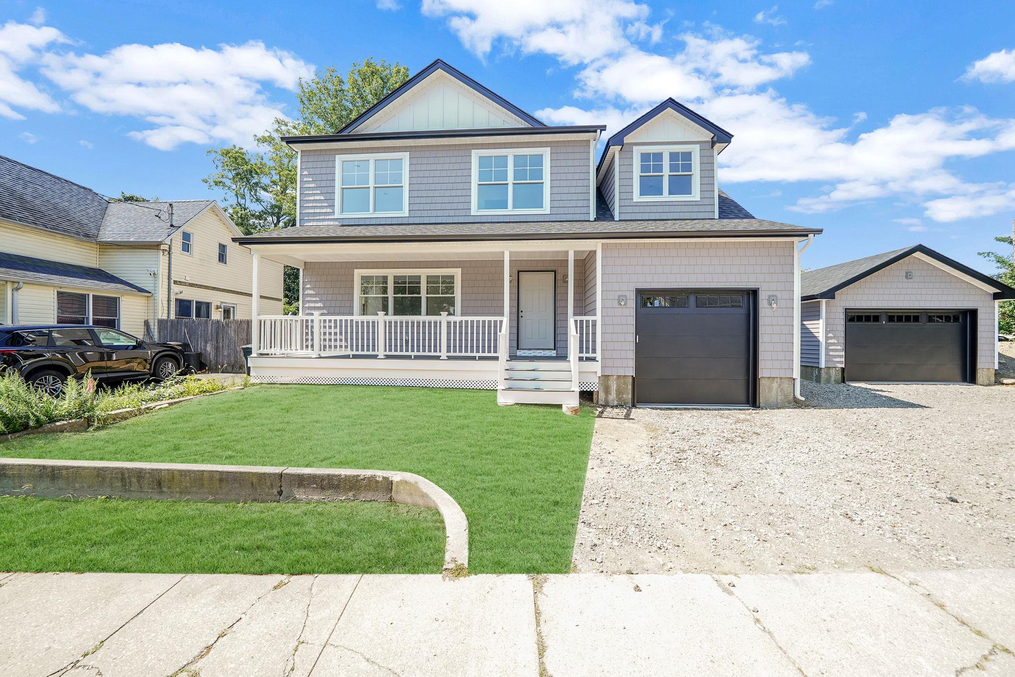 29 Ireland Place, West Babylon, New York image 1