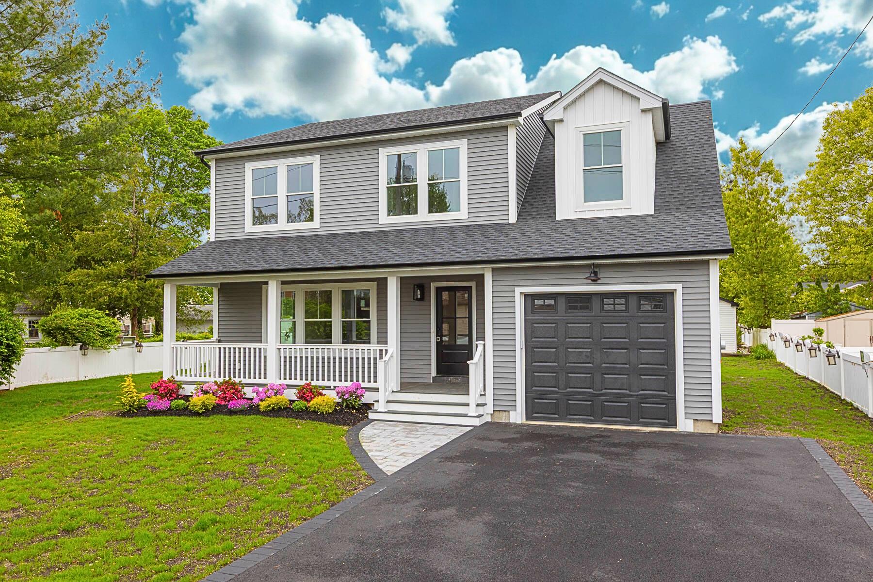29 Ireland Place, West Babylon, New York image 2