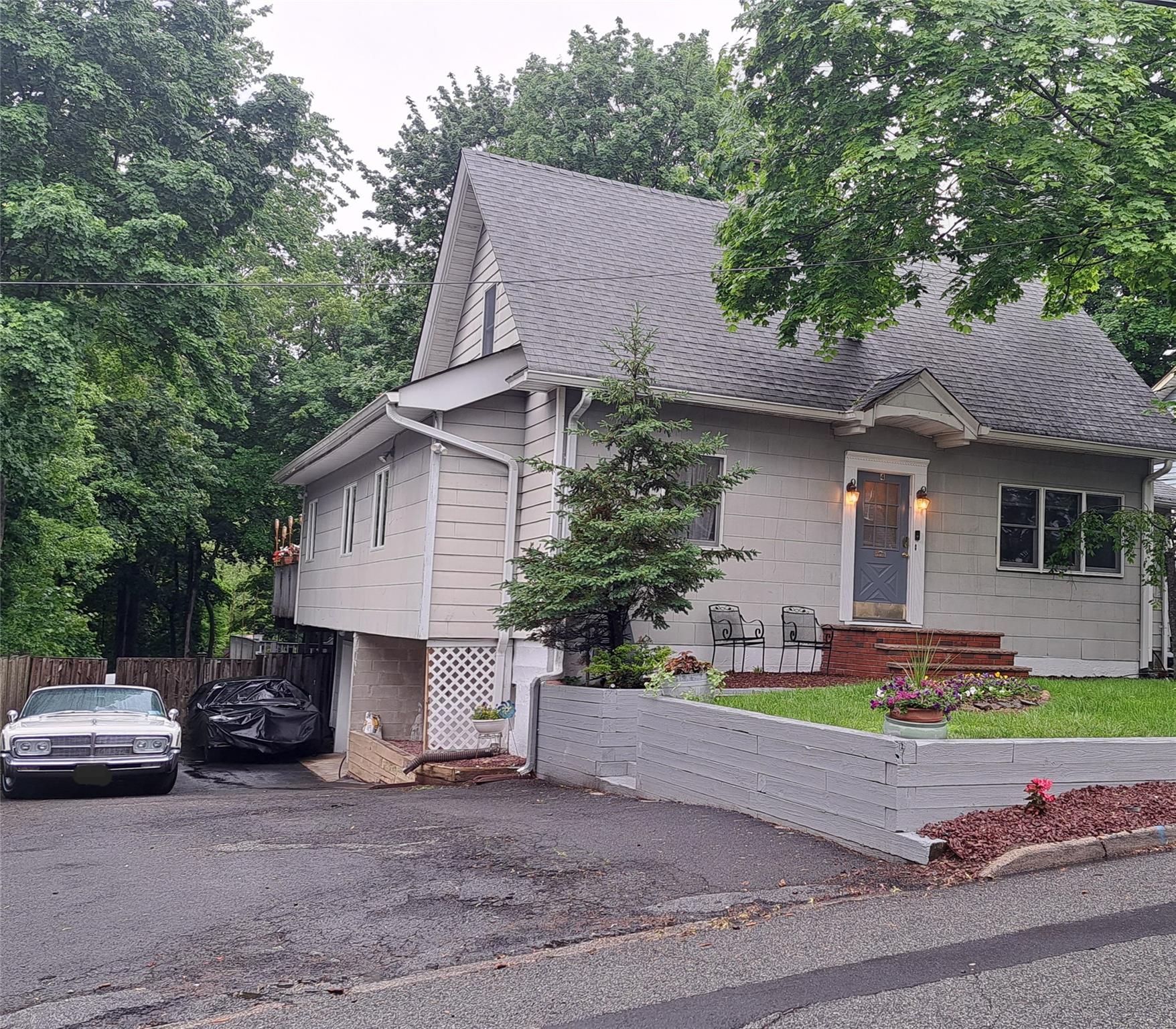 4 Park Avenue, Airmont, New York image 1