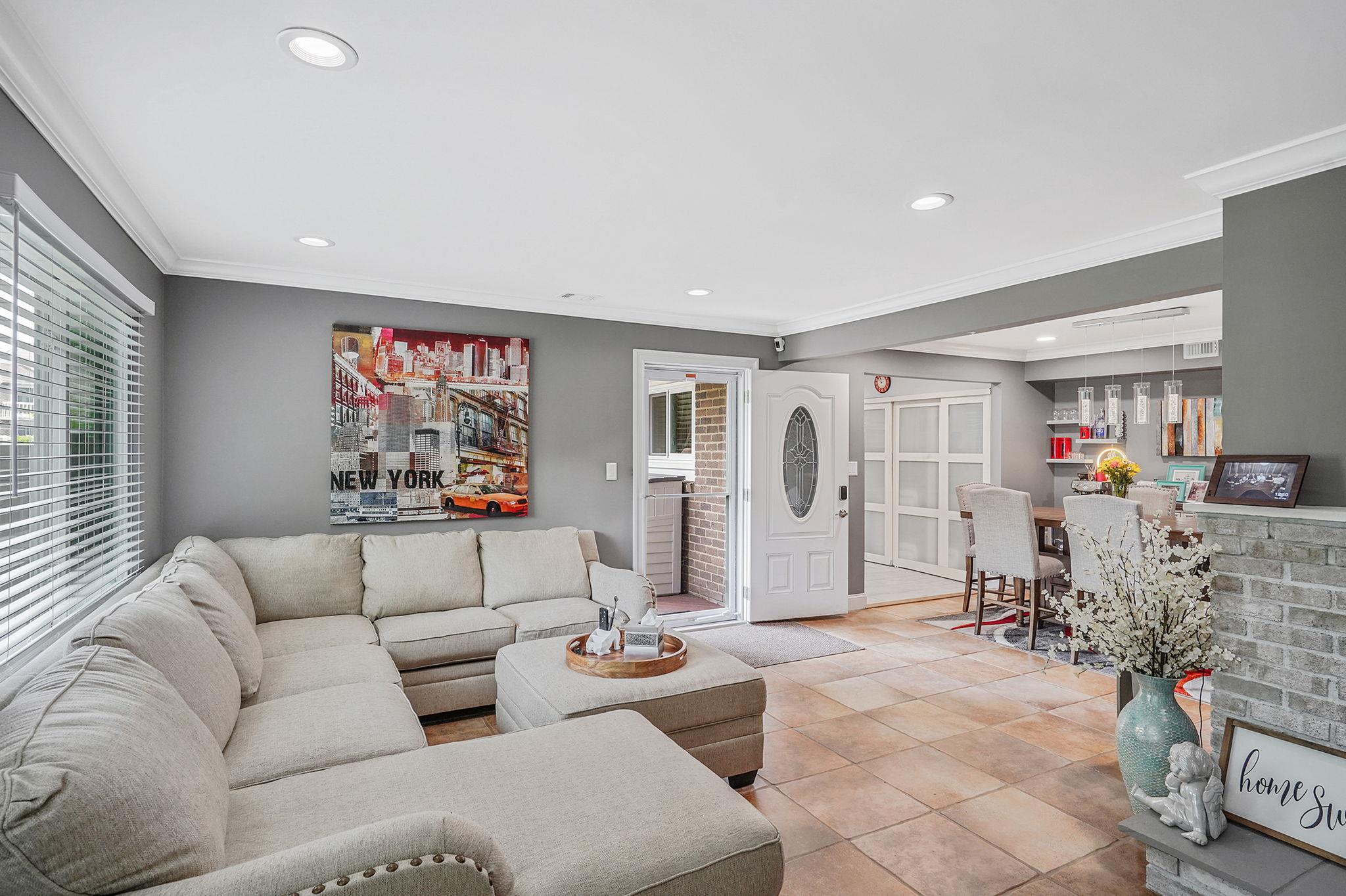 228 Springmeadow Drive #N, Holbrook, New York image 3
