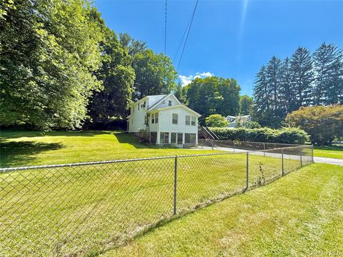 Apartment For Sale - 55 Red Mill Road<br/> Cortlandt Manor, NY 10567