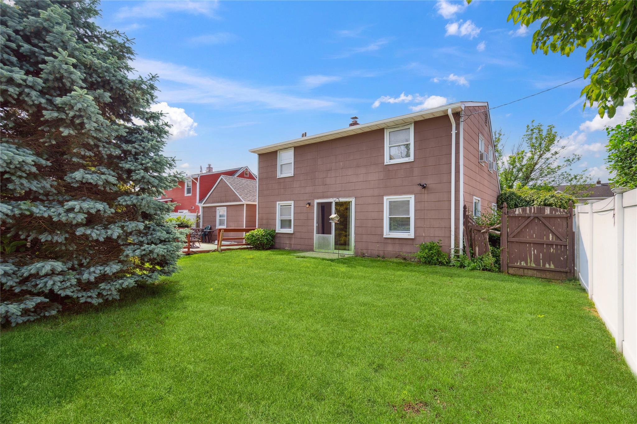 7 Anchor Lane, Levittown, New York image 19