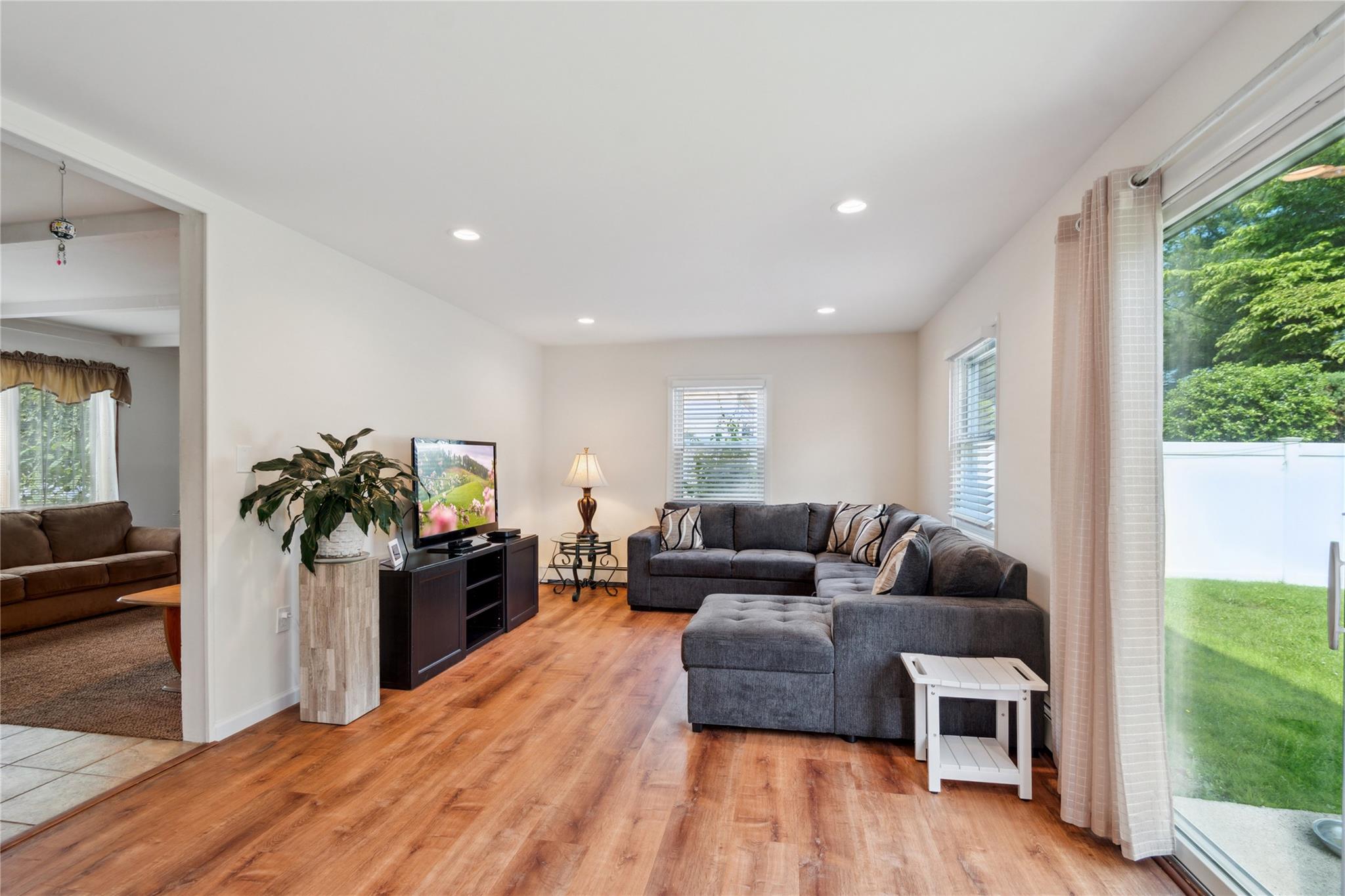 7 Anchor Lane, Levittown, New York image 5