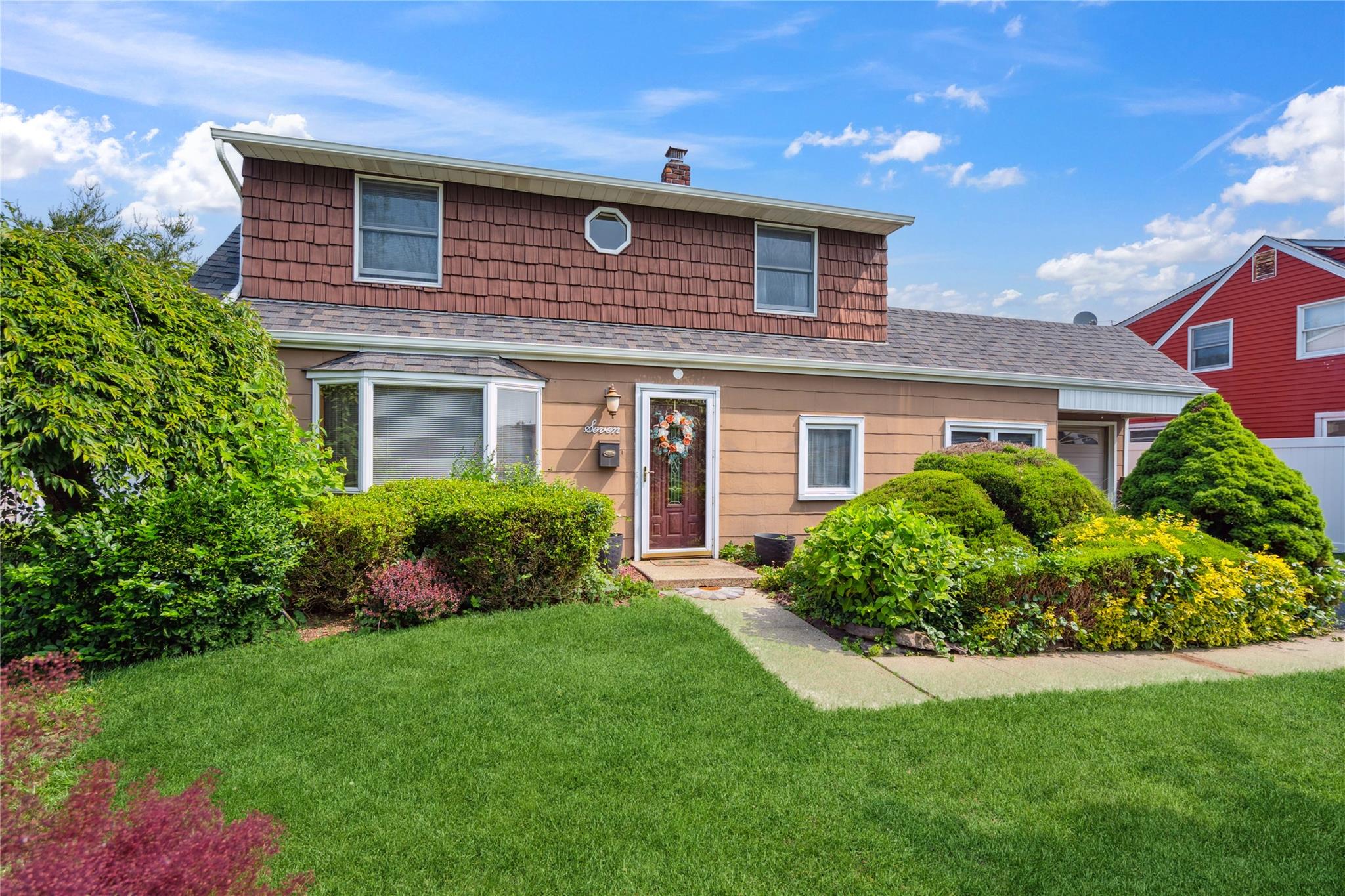 7 Anchor Lane, Levittown, New York image 2