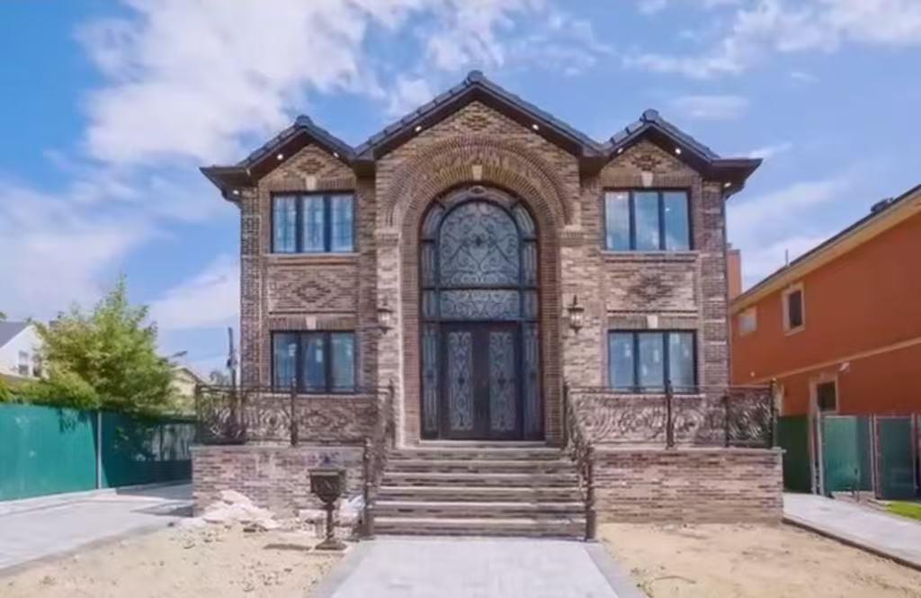 Property for Sale at 157th Street, Whitestone, Queens, NY - Bedrooms: 4 
Bathrooms: 4.5 
Rooms: 12  - $2,380,000