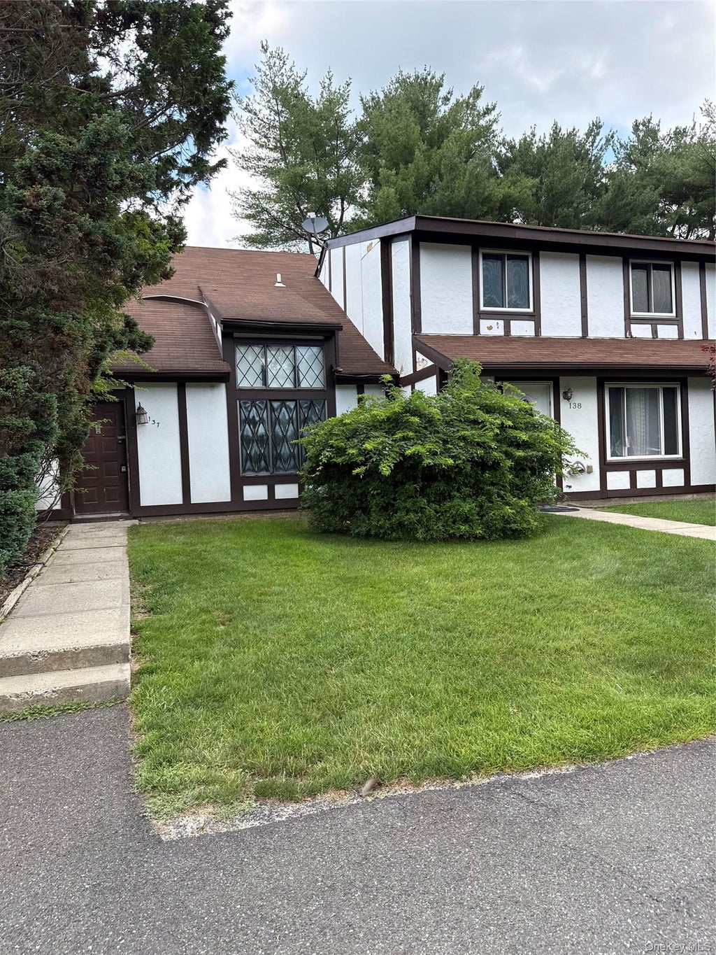 Photo of 137 Fieldstone Court, Middle Island, NY 11953 (MLS # 1019905)