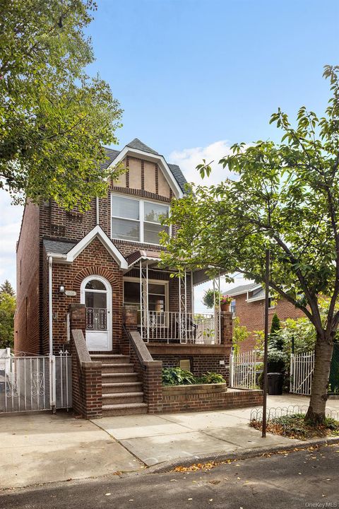 Multifamily For Sale - 2536 Lurting Avenue<br/> Bronx, NY 10469