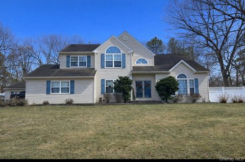 2 Daylilly Court, Middle Island, NY 11953 - MLS#: 953376