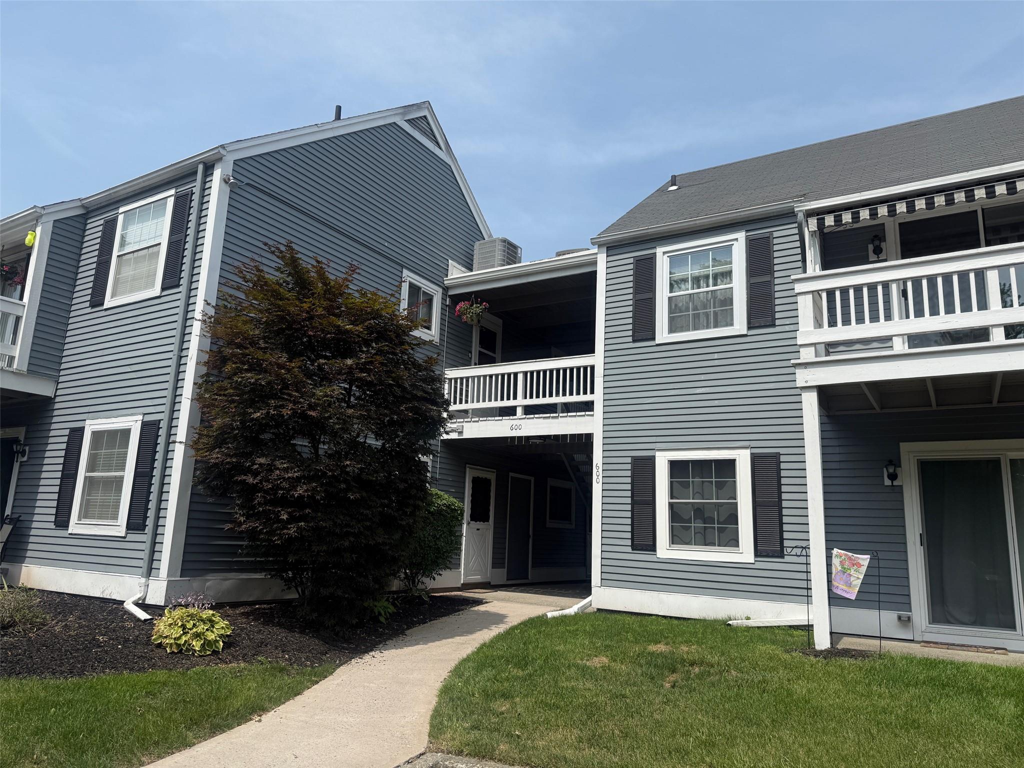 600 Commons Way A