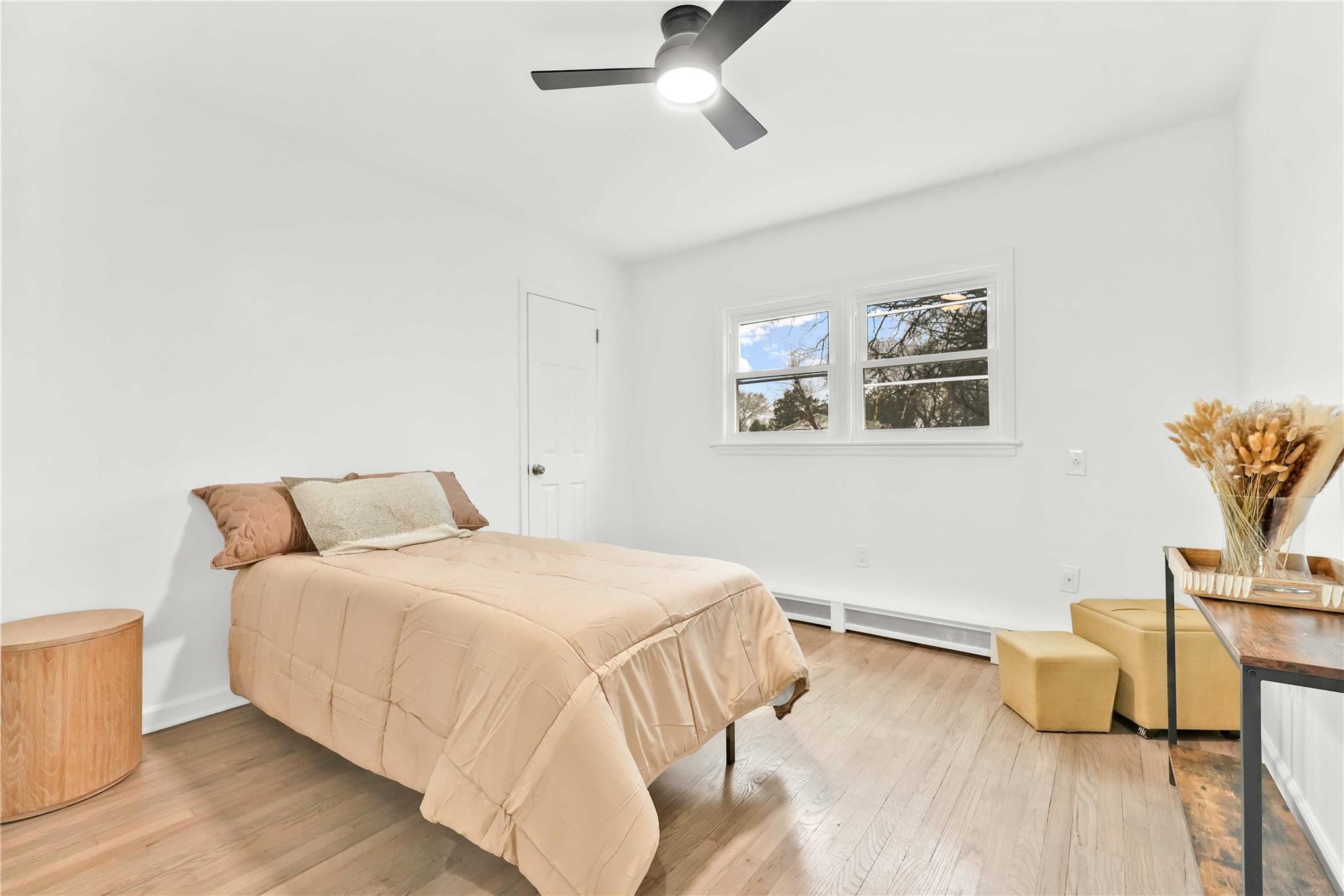 98 Woods Avenue, Rockville Centre, New York image 17